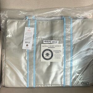 NWT Lug Rover XL Carry-All Tote in Metallic Pebble